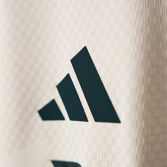 Crowned in Detail